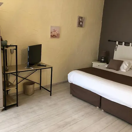 D'helene Hotel 3*