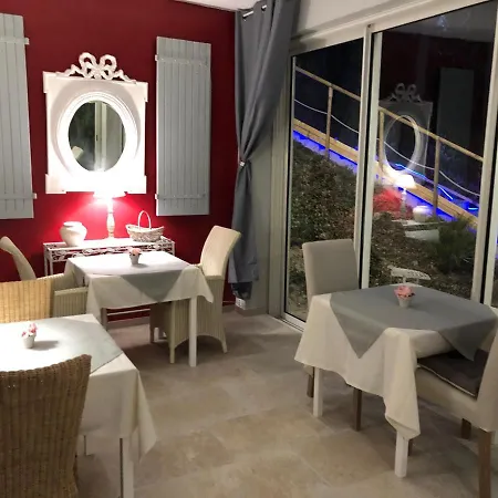 D'hèlène 3* Crestet