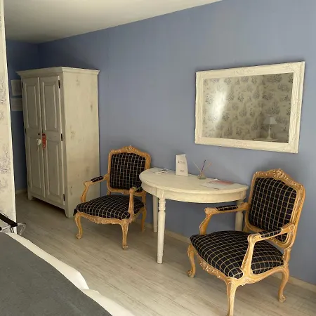 D'hèlène Hotel